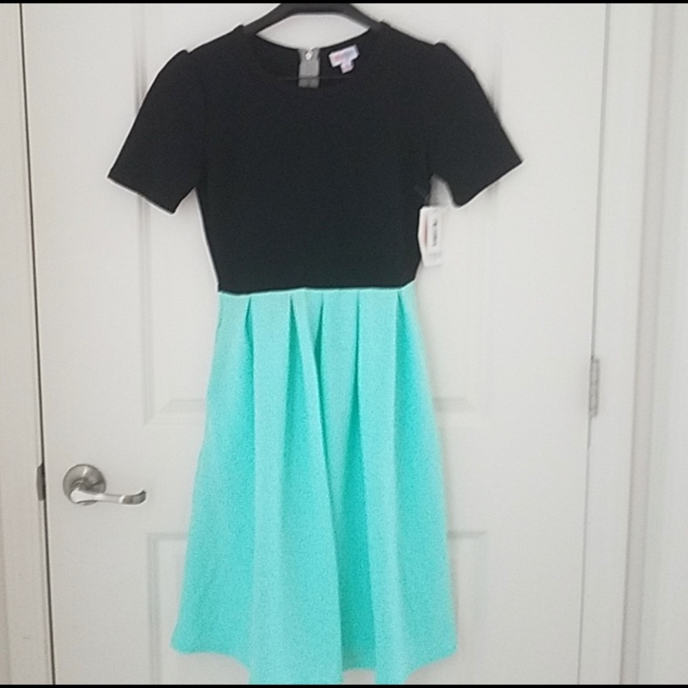 Lula roe mint and black Amelia